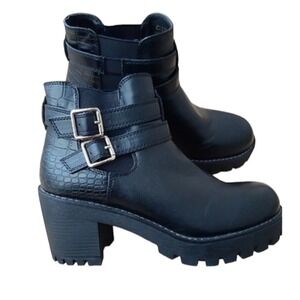 Catwalk Women's Belt Buckle‎ Black Slip On Chunky Boots Faux Leather 39